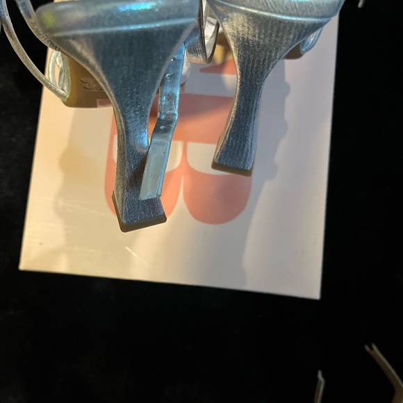 Gianni Bini Women's Silver Strappy Sandals - Picture 4 of 6